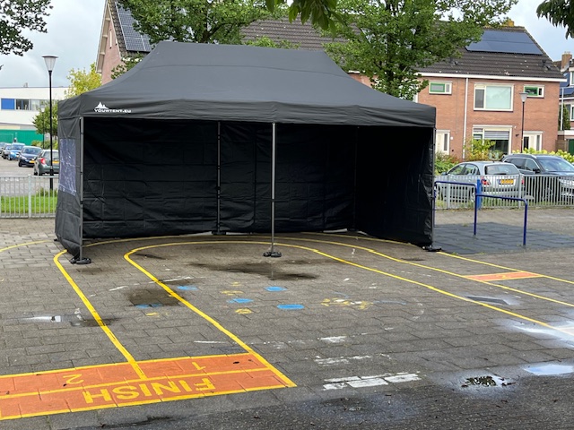 Vouwtent 3x6 meter zwart inclusief op en afbouw