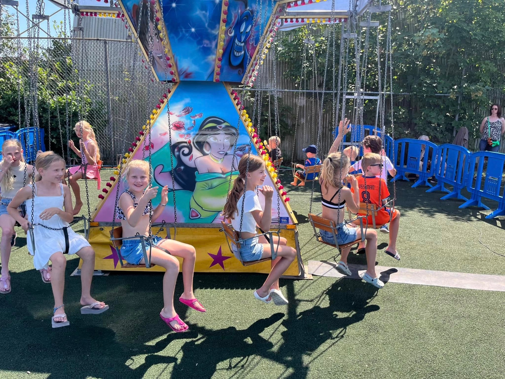 Zweefmolen 8/16 personen inclusief 4 uur begeleiding